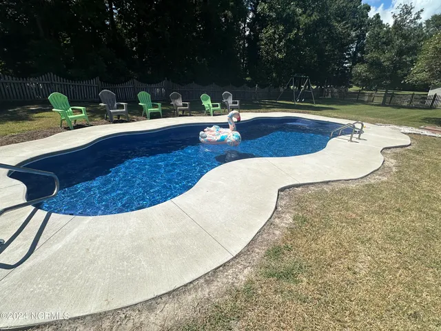 $830,000 | 444 Creekview Drive East, Hampstead, NC 28443