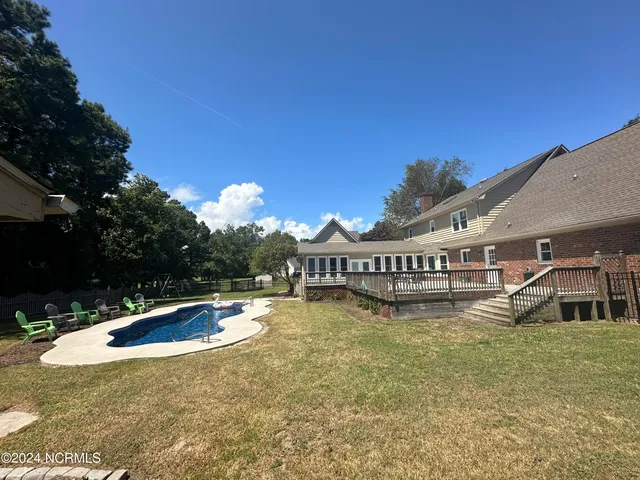 $830,000 | 444 Creekview Drive East, Hampstead, NC 28443