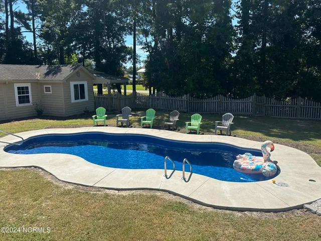 $830,000 | 444 Creekview Drive East, Hampstead, NC 28443