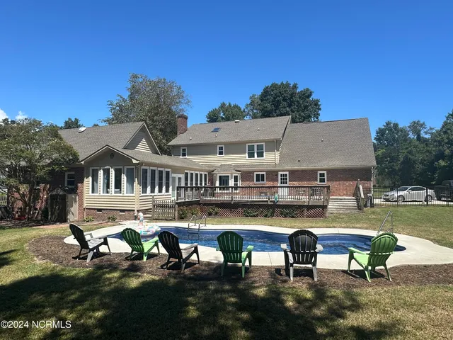 $830,000 | 444 Creekview Drive East, Hampstead, NC 28443