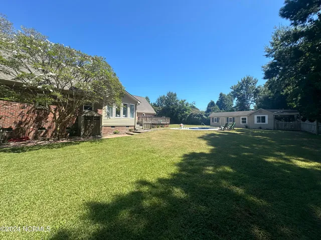 $830,000 | 444 Creekview Drive East, Hampstead, NC 28443