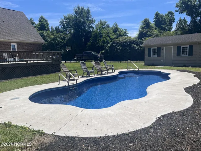 $830,000 | 444 Creekview Drive East, Hampstead, NC 28443