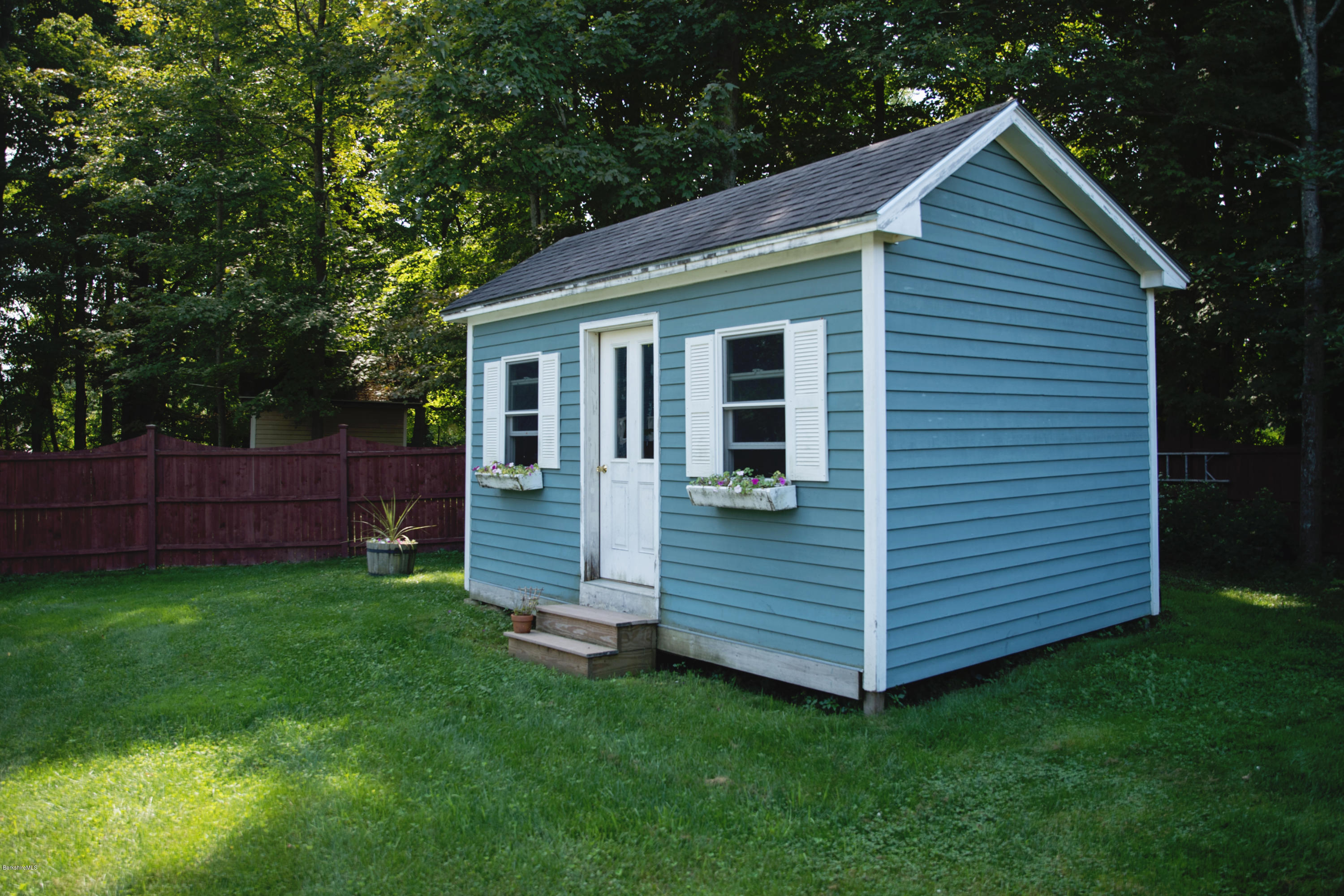 225 Mandalay Road Lee, MA 01238 - Photo 27 of 82 225 mandalay deck photo 2