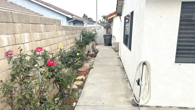 a view of a garage with a fountain