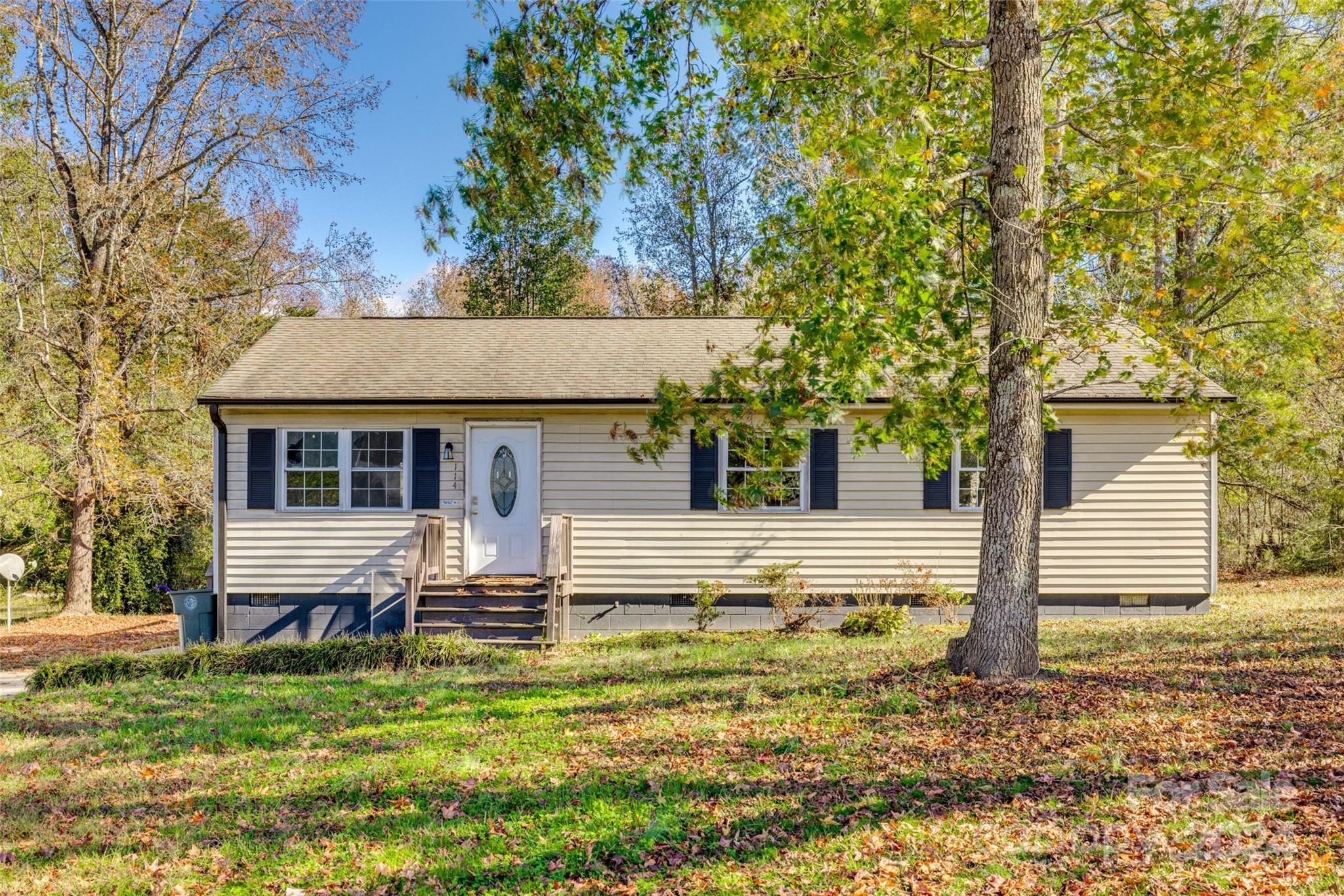 114 Queensgate Road Clover, SC 29710 - Photo 1 of 17 Gallery Image 1