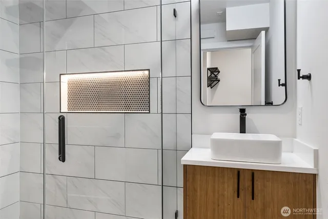 $824,900 | 4011 Corliss Avenue North, Unit 3, Seattle, WA 98103