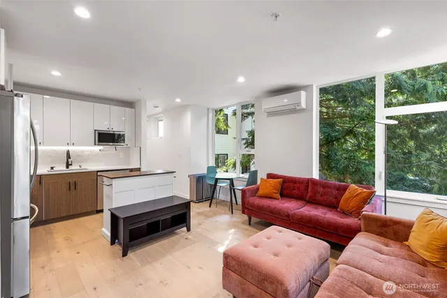 $824,900 | 4011 Corliss Avenue North, Unit 3, Seattle, WA 98103