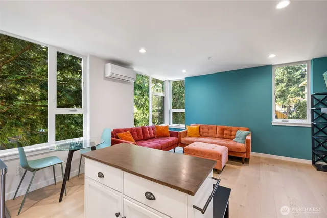 $824,900 | 4011 Corliss Avenue North, Unit 3, Seattle, WA 98103