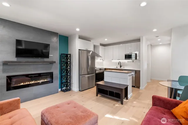 $824,900 | 4011 Corliss Avenue North, Unit 3, Seattle, WA 98103