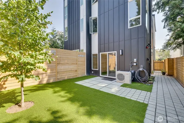 $824,900 | 4011 Corliss Avenue North, Unit 3, Seattle, WA 98103