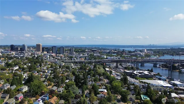 $824,900 | 4011 Corliss Avenue North, Unit 3, Seattle, WA 98103