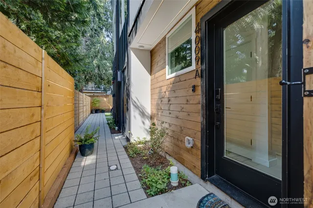 $824,900 | 4011 Corliss Avenue North, Unit 3, Seattle, WA 98103