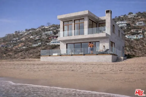 $4,350,000 | 21546 Pacific Coast Highway, Malibu, CA 90265