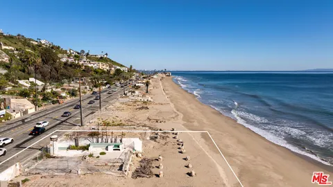 $4,350,000 | 21546 Pacific Coast Highway, Malibu, CA 90265