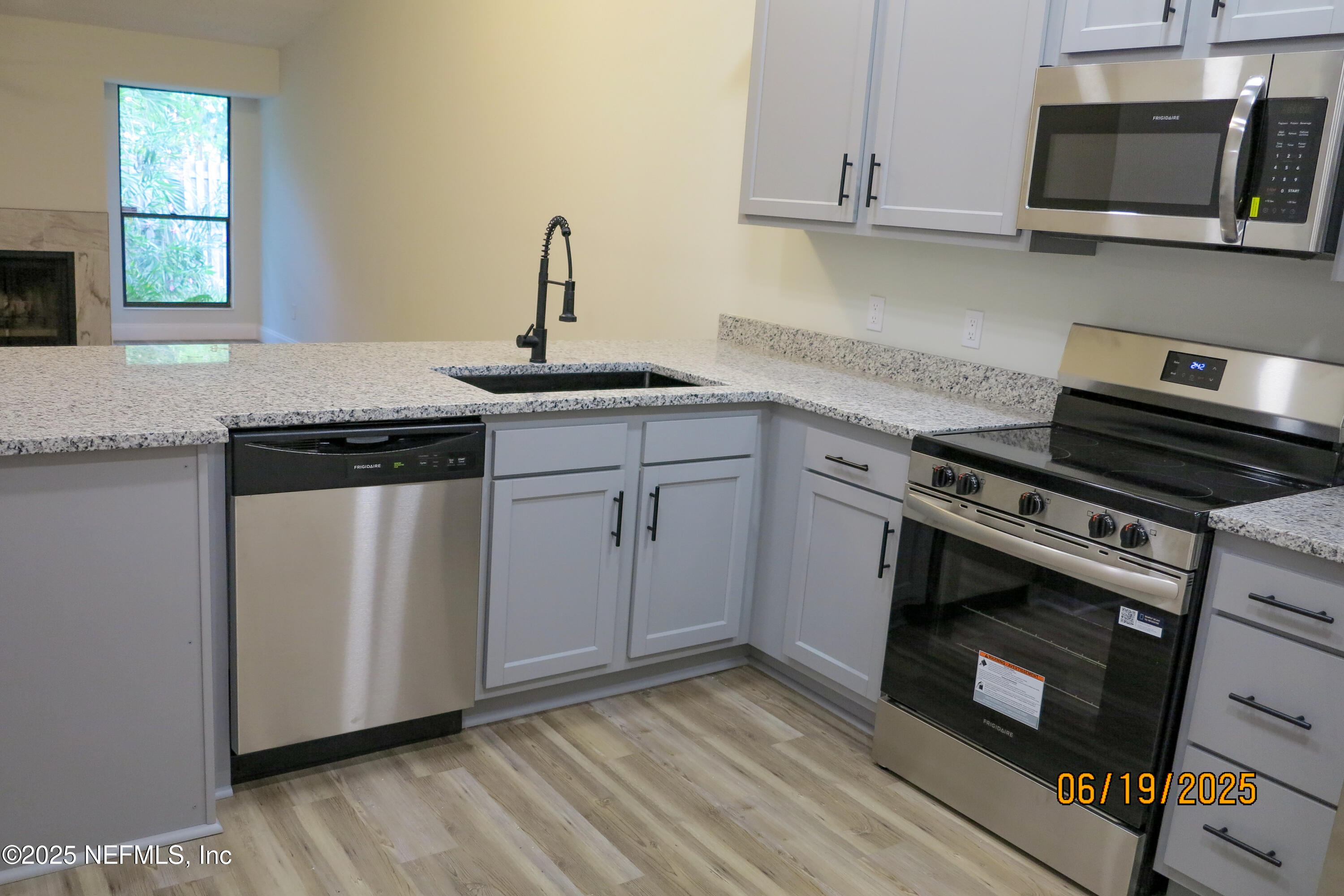 3801 Crown Point Road, Unit 1332 Jacksonville, FL 32257 - Photo 9 of 43 NEW Kitchen overlooks Family Room