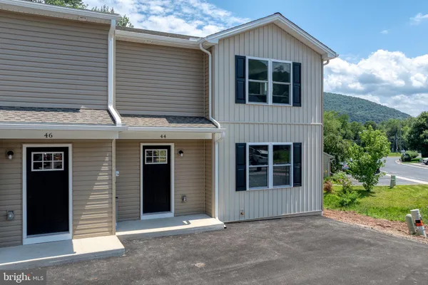 $298,900 | 44 Petersburg Lane, Duncannon, PA 17020
