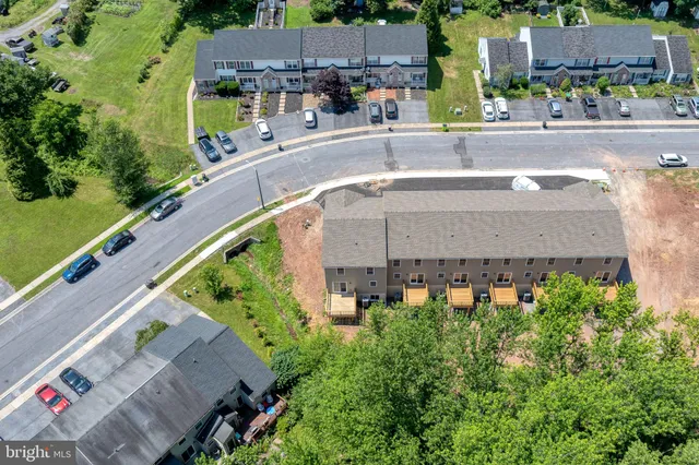 $298,900 | 44 Petersburg Lane, Duncannon, PA 17020