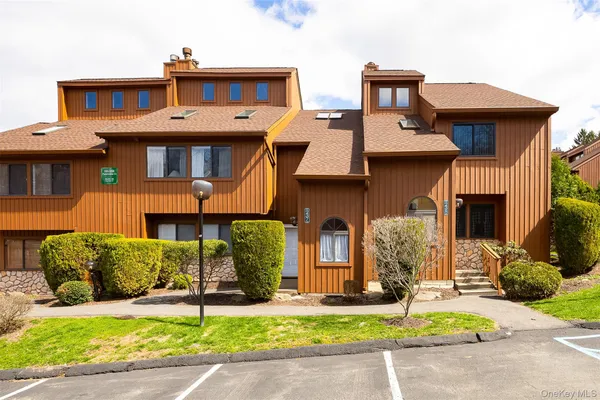 $325,000 | 237 Panorama Boulevard, Poughkeepsie, NY 12603