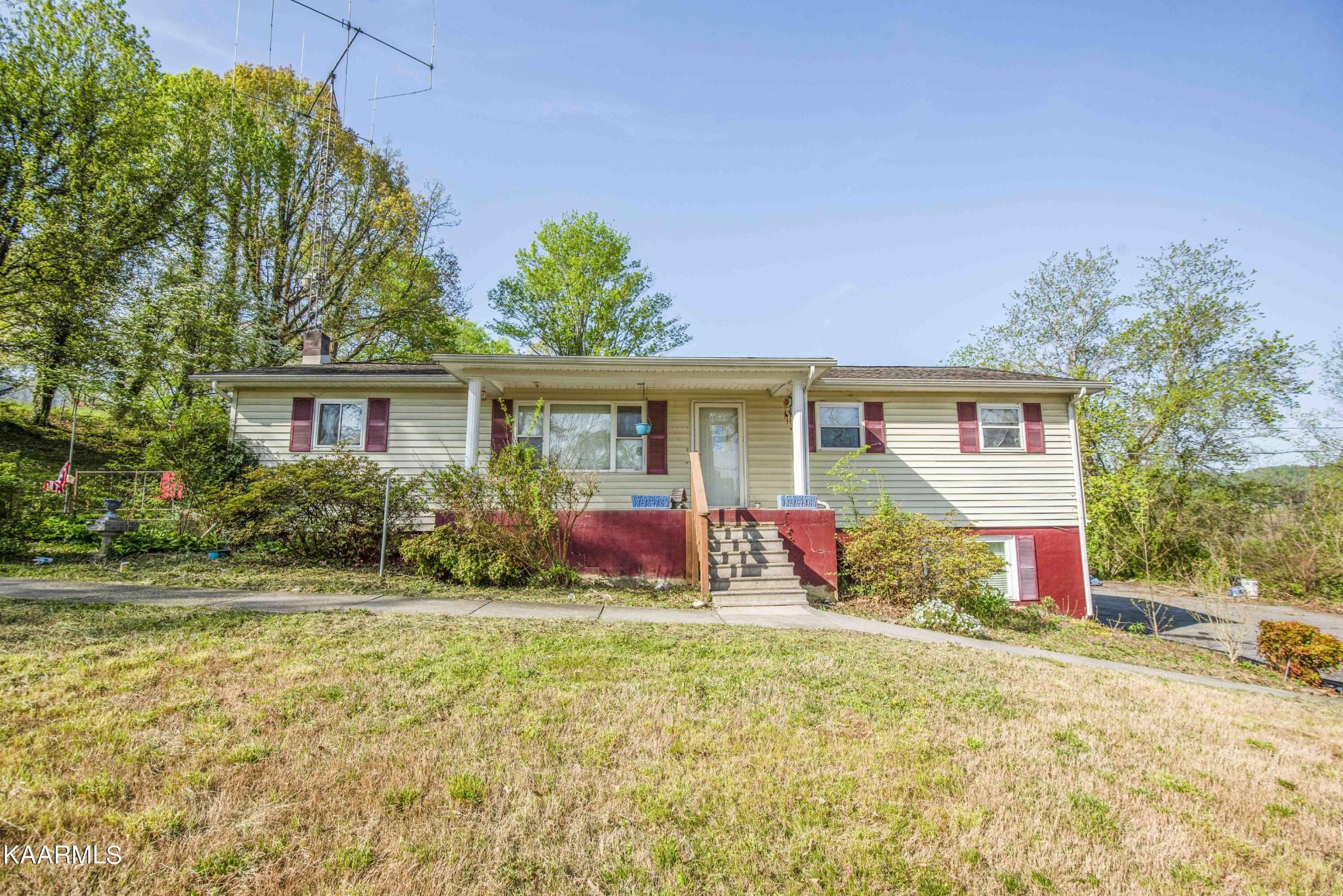 2901 Shipe Road Mascot, TN 37806 - Photo 1 of 42 Gallery Image 1