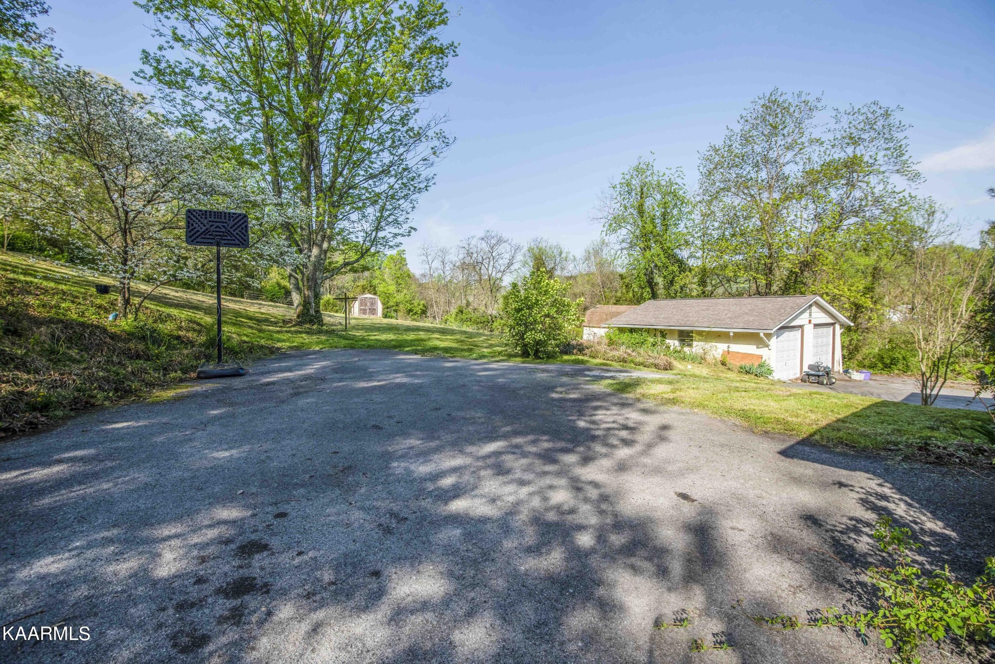 2901 Shipe Road Mascot, TN 37806 - Photo 12 of 42 Gallery Image 12