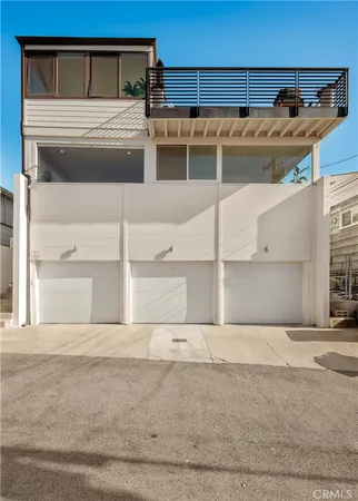 a view of a garage