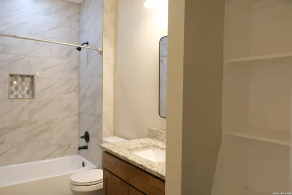 $299,900 | 178 Shadow Valley Drive, San Antonio, TX 78227