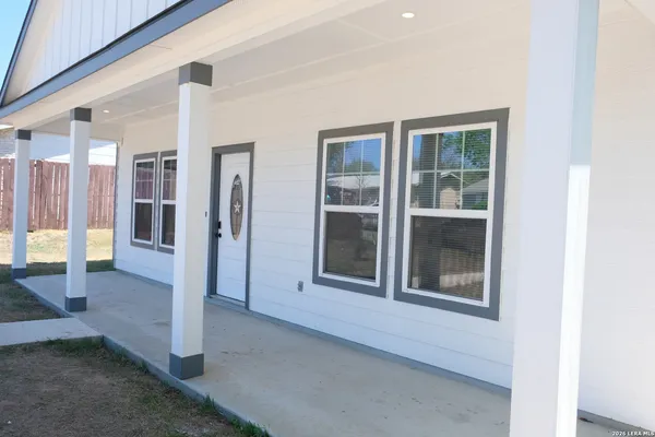 $299,900 | 178 Shadow Valley Drive, San Antonio, TX 78227