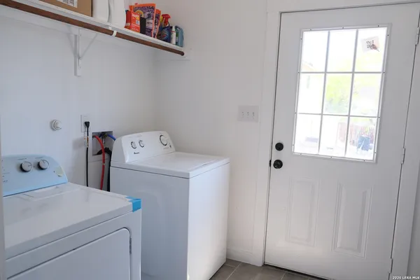 $299,900 | 178 Shadow Valley Drive, San Antonio, TX 78227
