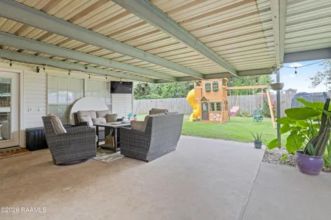$340,000 | 132 Oakridge Street, Lafayette, LA 70506