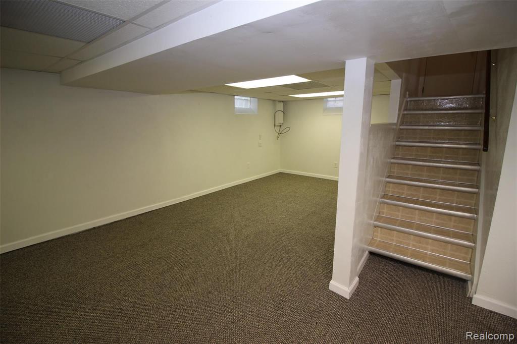 24080 Colgate Street Dearborn Heights, MI 48125 - Photo 28 of 32