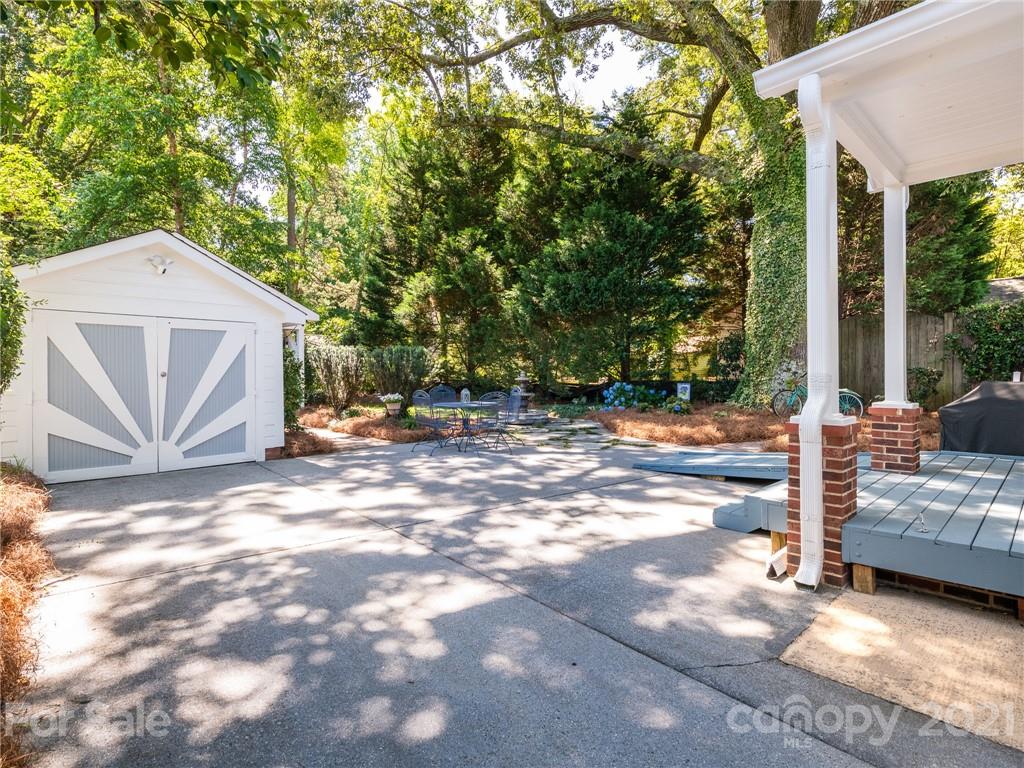 2012 Club Road Charlotte, NC 28205 - Photo 37 of 41 a view of a couches in backyard of the house