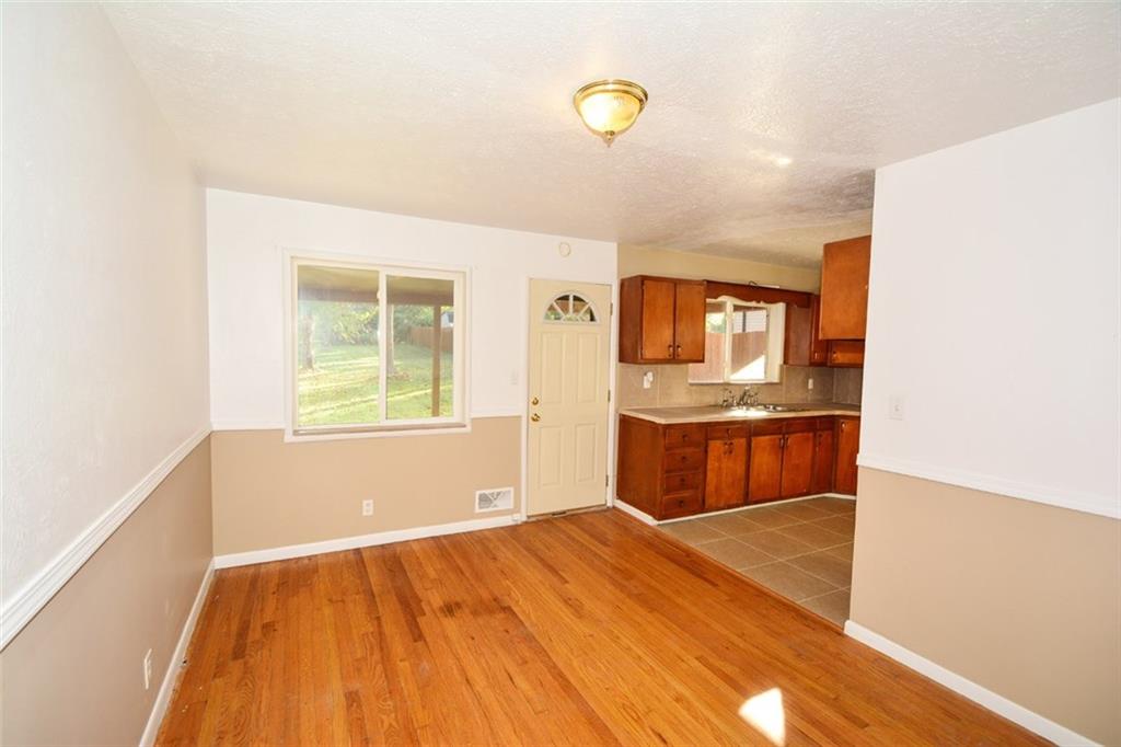 7527 Dean Road Indianapolis, IN 46240 - Photo 5 of 23