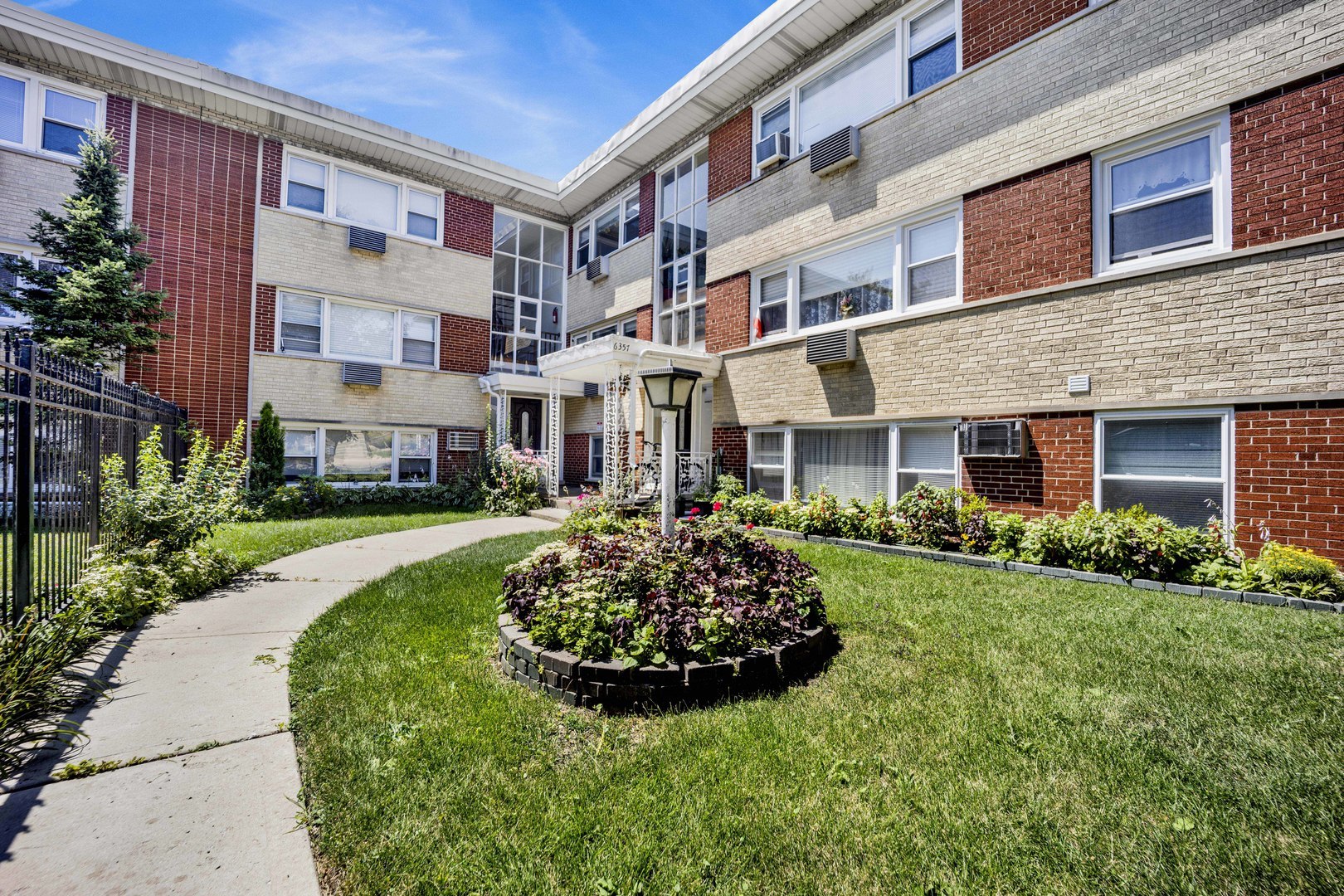6357 West Addison Street, Unit 1FSW Chicago, IL 60634 - Photo 1 of 14 Gallery Image 1