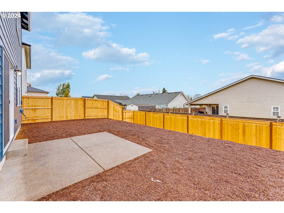2654 U Street Springfield, OR 97477 - Photo 27 of 27 a view of a swimming pool with an outdoor seating