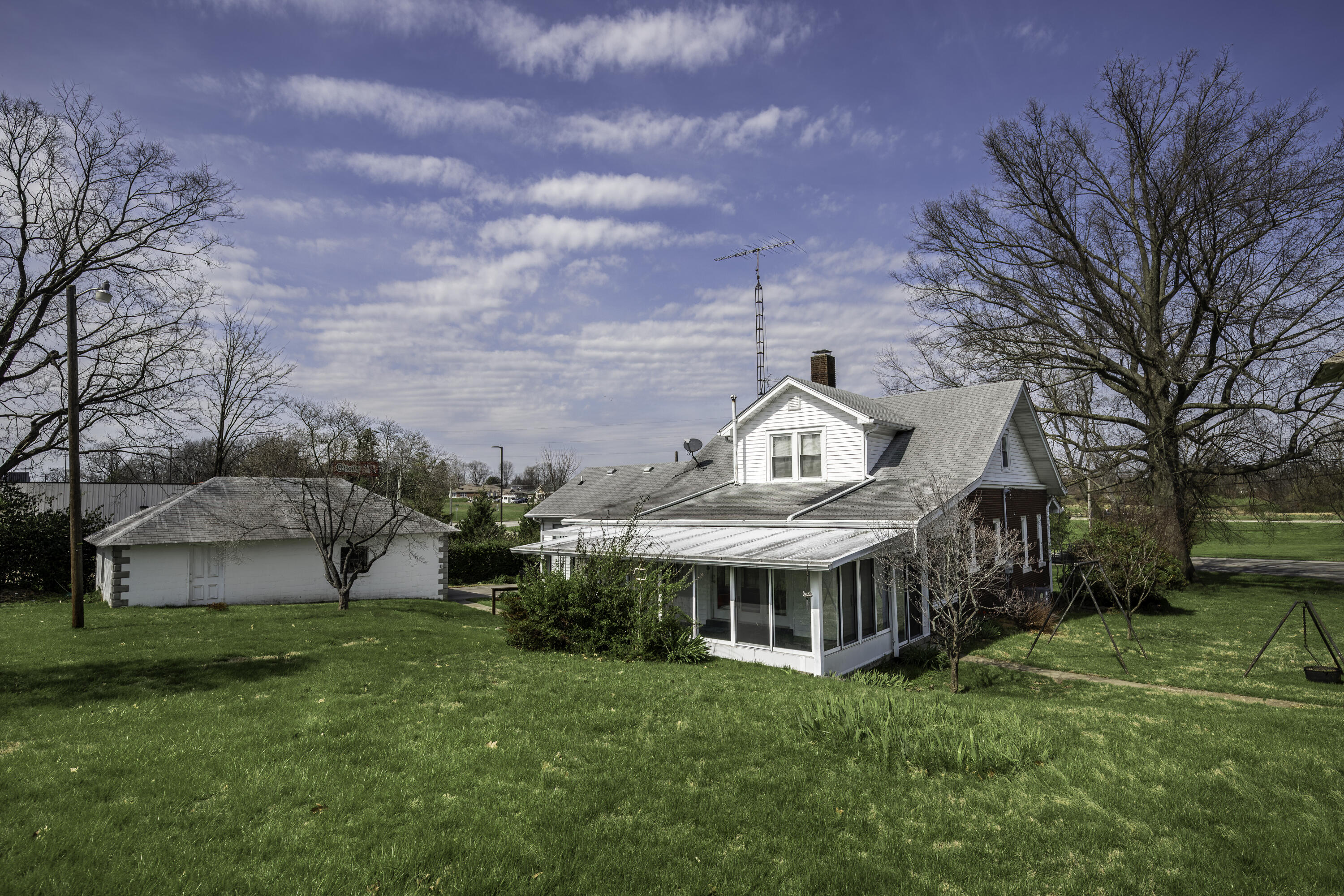 392-394 Lexington Road Versailles, KY 40383 - Photo 30 of 40 392 Lexington Rd 29