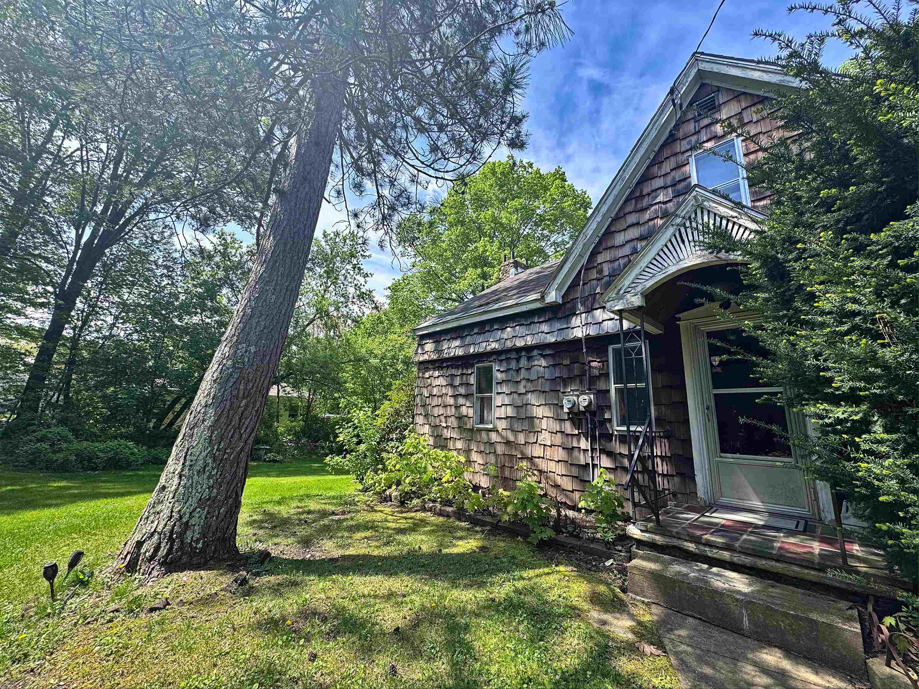 100 Webb Street Bennington, VT 05201 - Photo 3 of 57