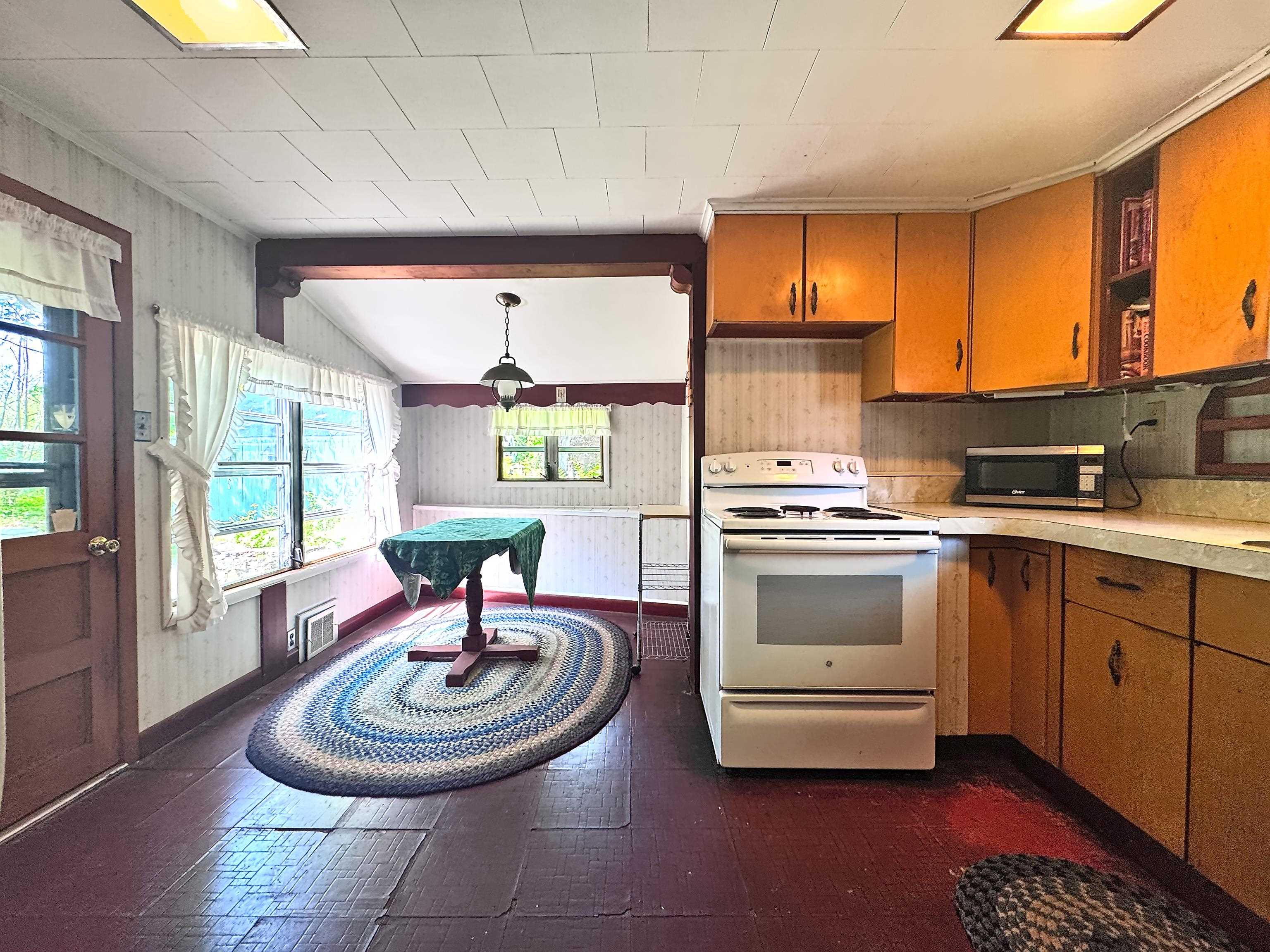 100 Webb Street Bennington, VT 05201 - Photo 9 of 57