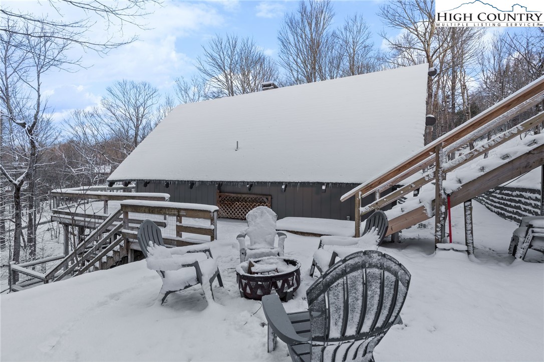 905 Charter Hills Road Beech Mountain, NC 28604 - Photo 2 of 33