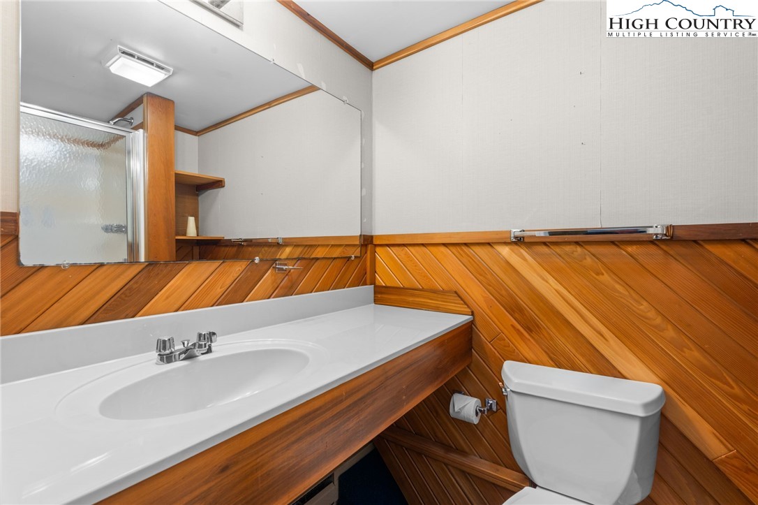 905 Charter Hills Road Beech Mountain, NC 28604 - Photo 24 of 33