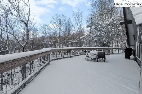 $439,000 | 905 Charter Hills Road, Beech Mountain, NC 28604