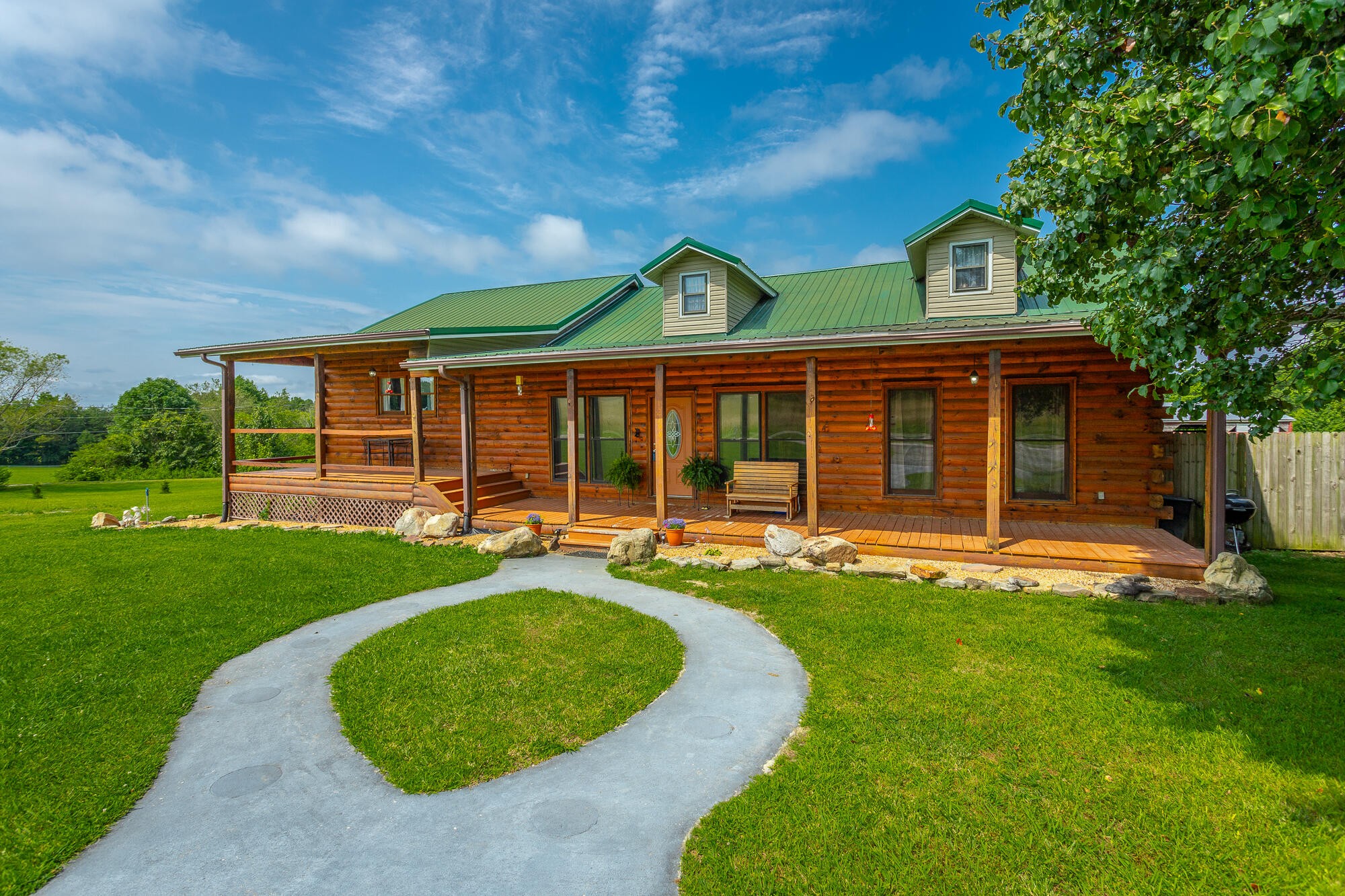 2195 Myers Road Pikeville, TN 37367 - Photo 4 of 100 front view of a house with swimming pool and porch