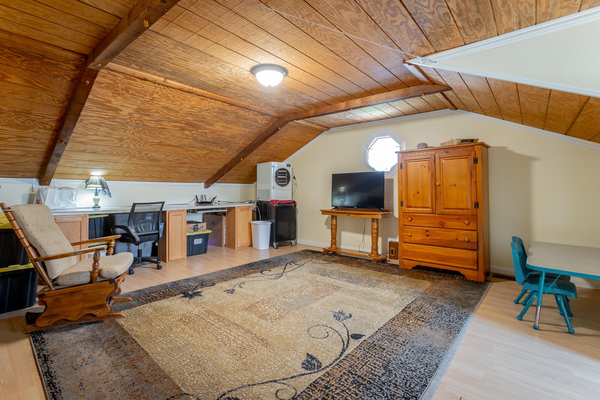 2195 Myers Road Pikeville, TN 37367 - Photo 64 of 100 a view of a room with wooden furniture