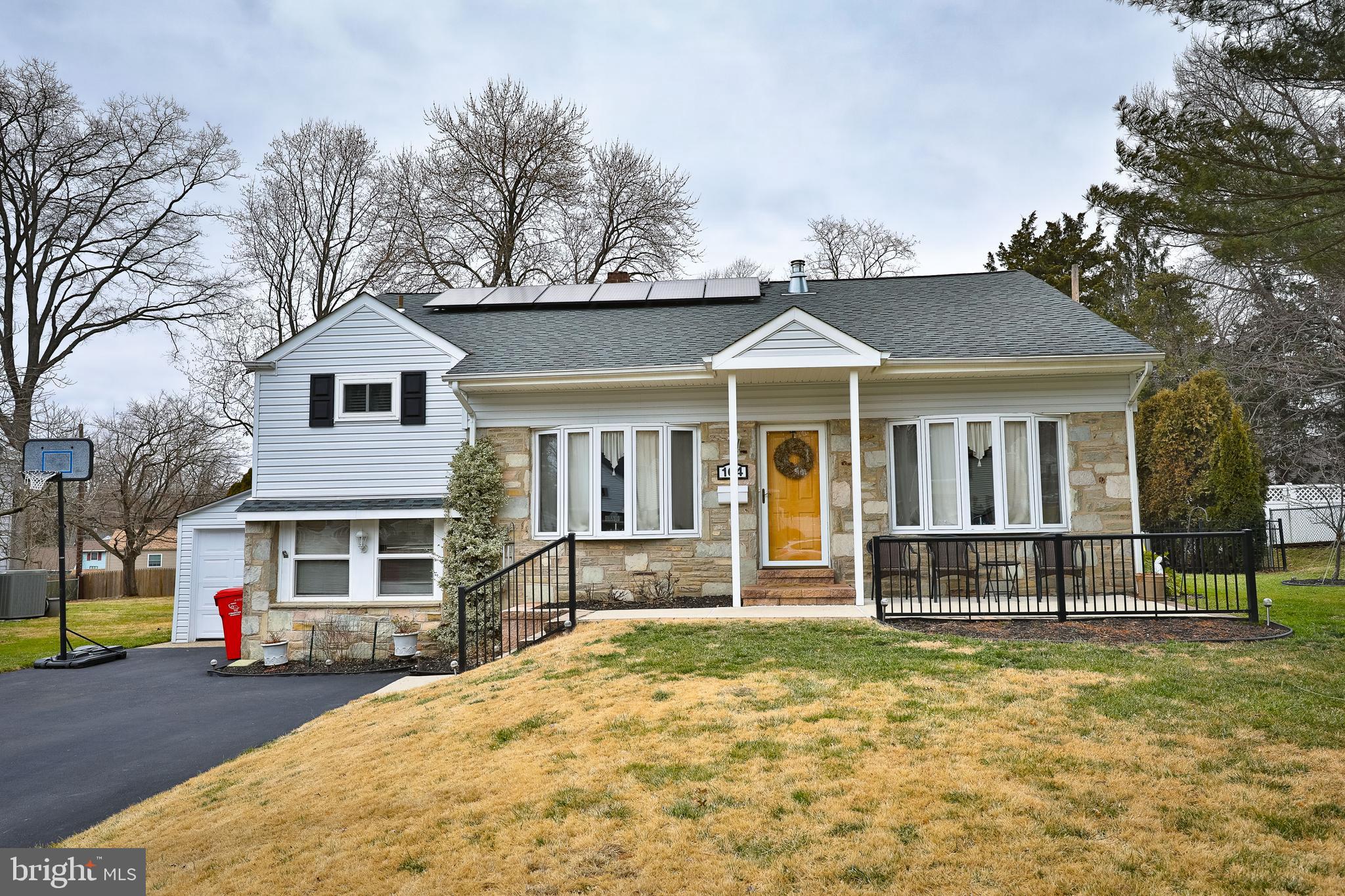 164 Crockett Road Warminster, PA 18974 - Photo 1 of 29 Gallery Image 1