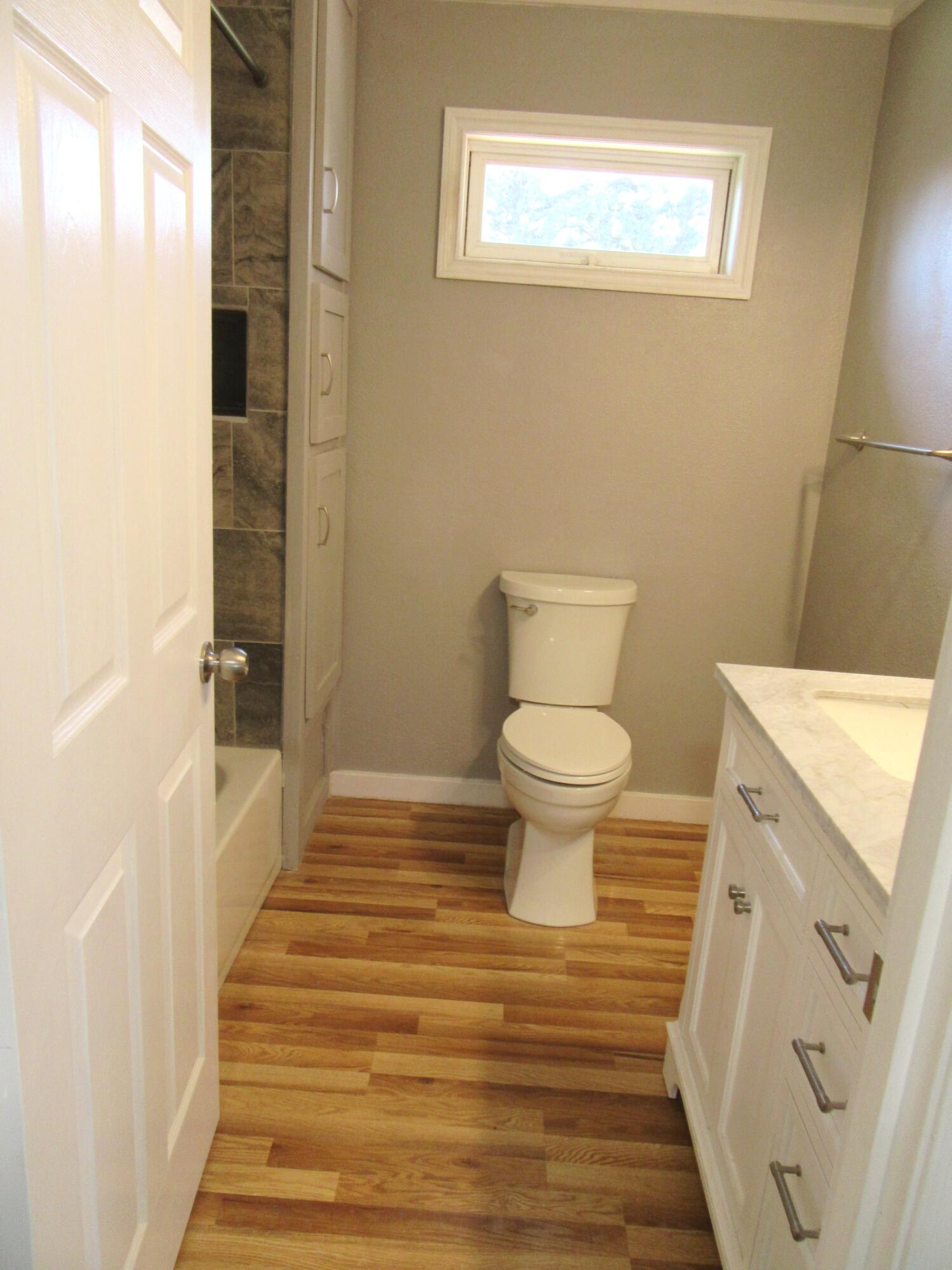 907 West 3rd Street Alturas, CA 96101 - Photo 19 of 32 Bathroom 1 1