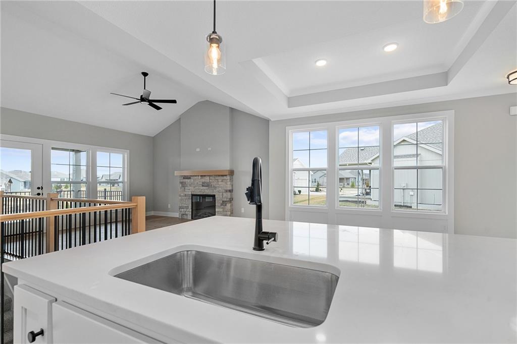 8213 Aurora Street Lenexa, KS 66220 - Photo 11 of 45