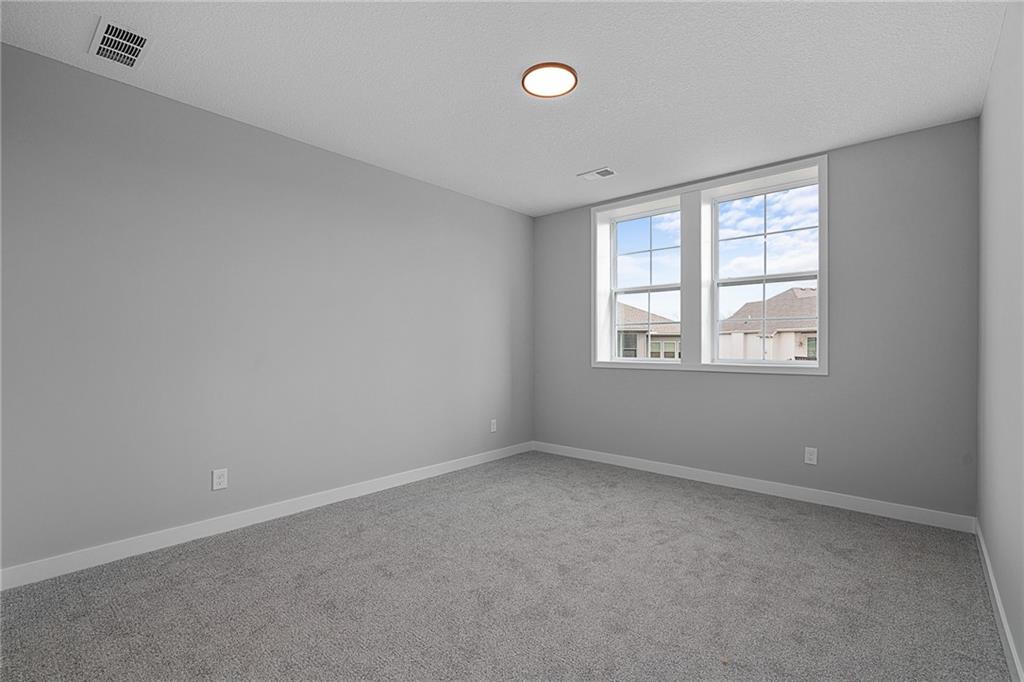 8213 Aurora Street Lenexa, KS 66220 - Photo 32 of 45