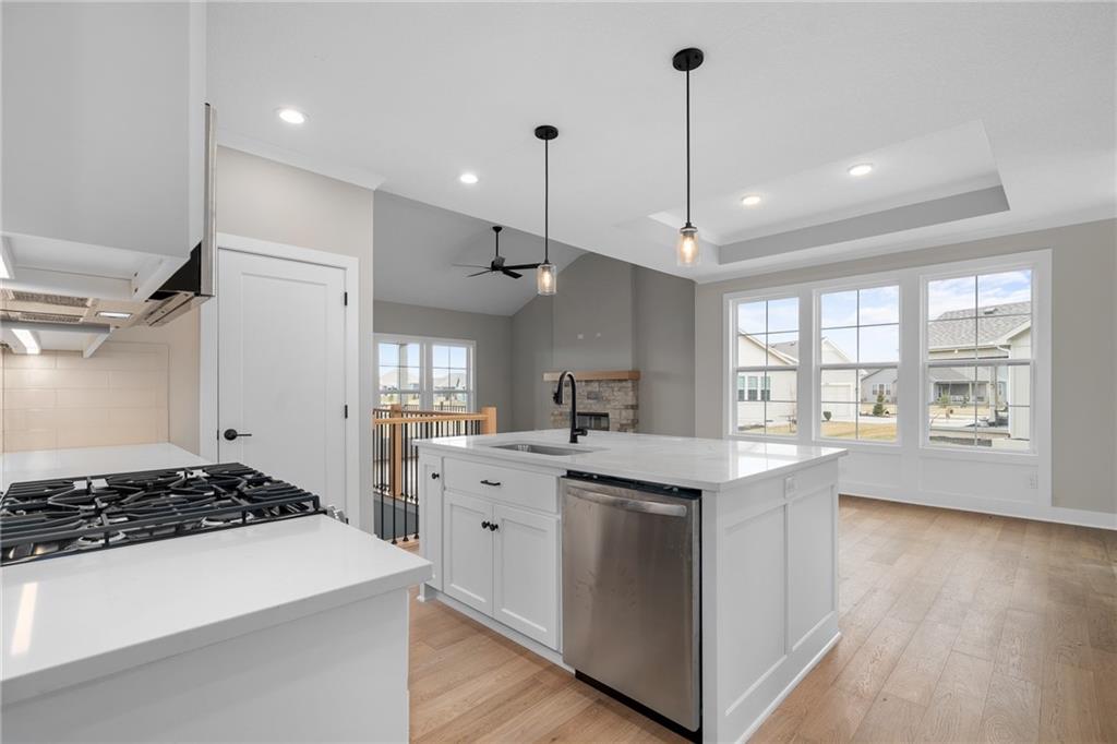 8213 Aurora Street Lenexa, KS 66220 - Photo 10 of 45