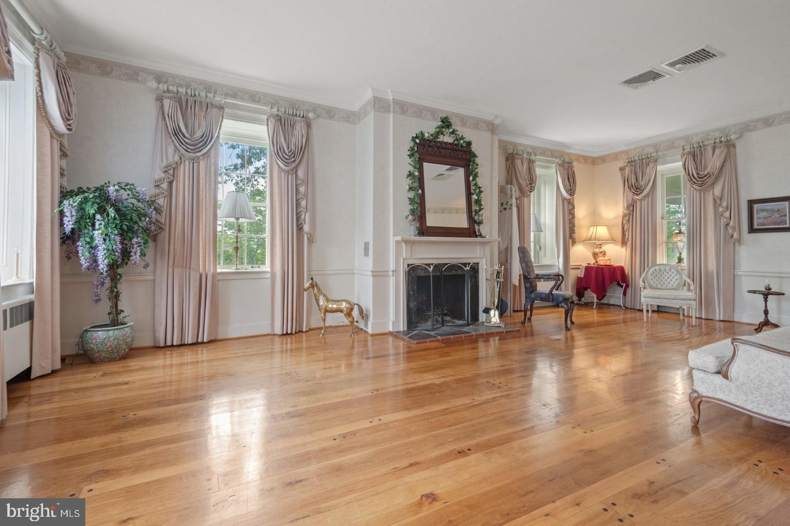 1160 Old Bernville Road Reading, PA 19605 - Photo 10 of 111 Gallery Image 10