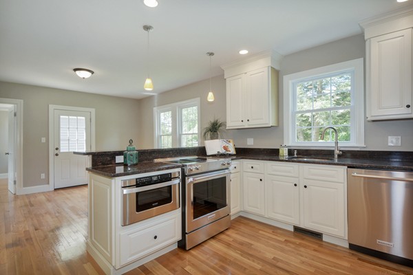 79 Hartwell Road Bedford, MA 01730 - Photo 8 of 28 Gallery Image 8