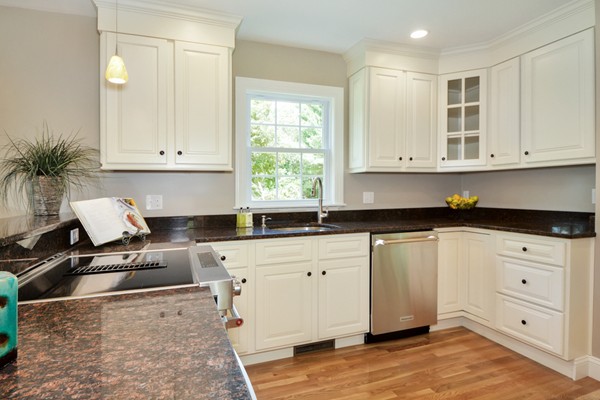 79 Hartwell Road Bedford, MA 01730 - Photo 9 of 28 Gallery Image 9